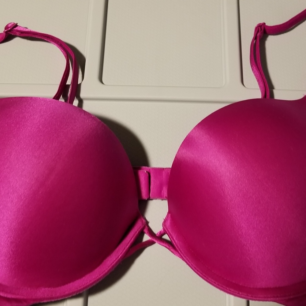 Hot Pink Victoria Secret Bombeshell Bra